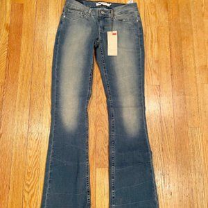 NWT Levi's 524 Bootcut WOMEN'S Jeans size 5--27W 32L